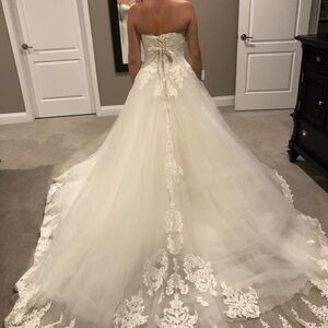 Wedding dress